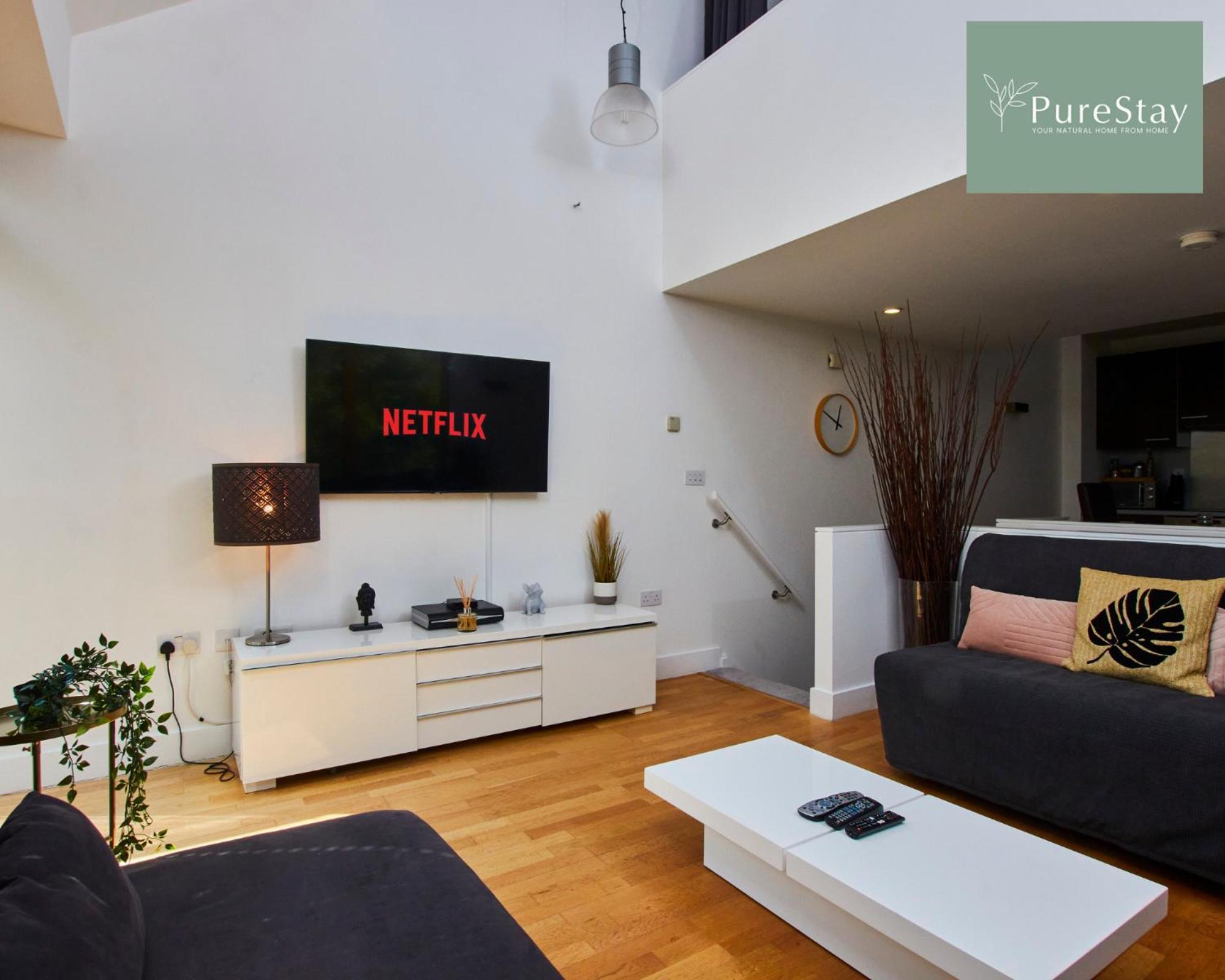 Beautiful Four Bed House By Purestay Short Lets & Serviced Accommodation Coventry With Parking Bagian luar foto