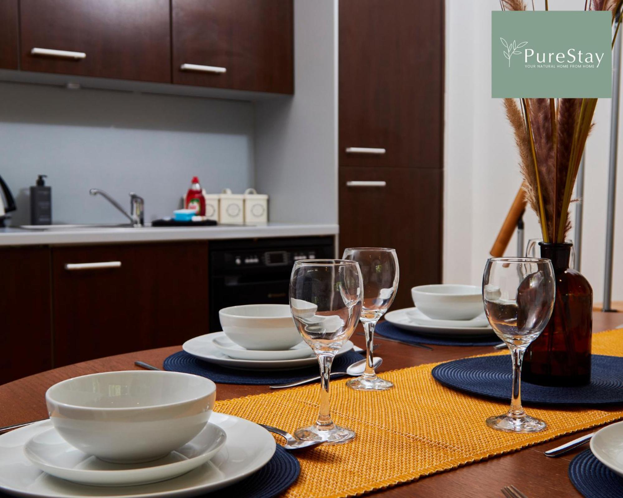 Beautiful Four Bed House By Purestay Short Lets & Serviced Accommodation Coventry With Parking Bagian luar foto