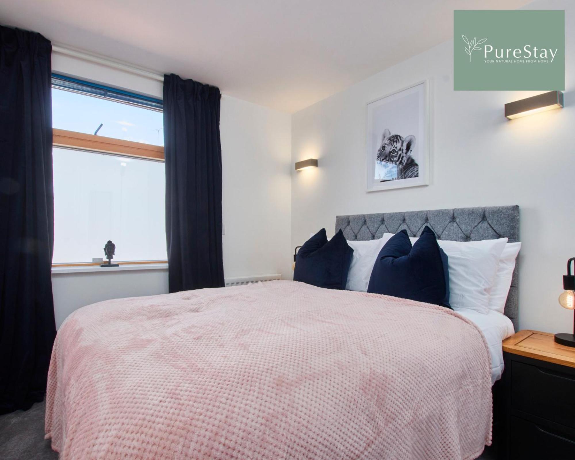 Beautiful Four Bed House By Purestay Short Lets & Serviced Accommodation Coventry With Parking Bagian luar foto