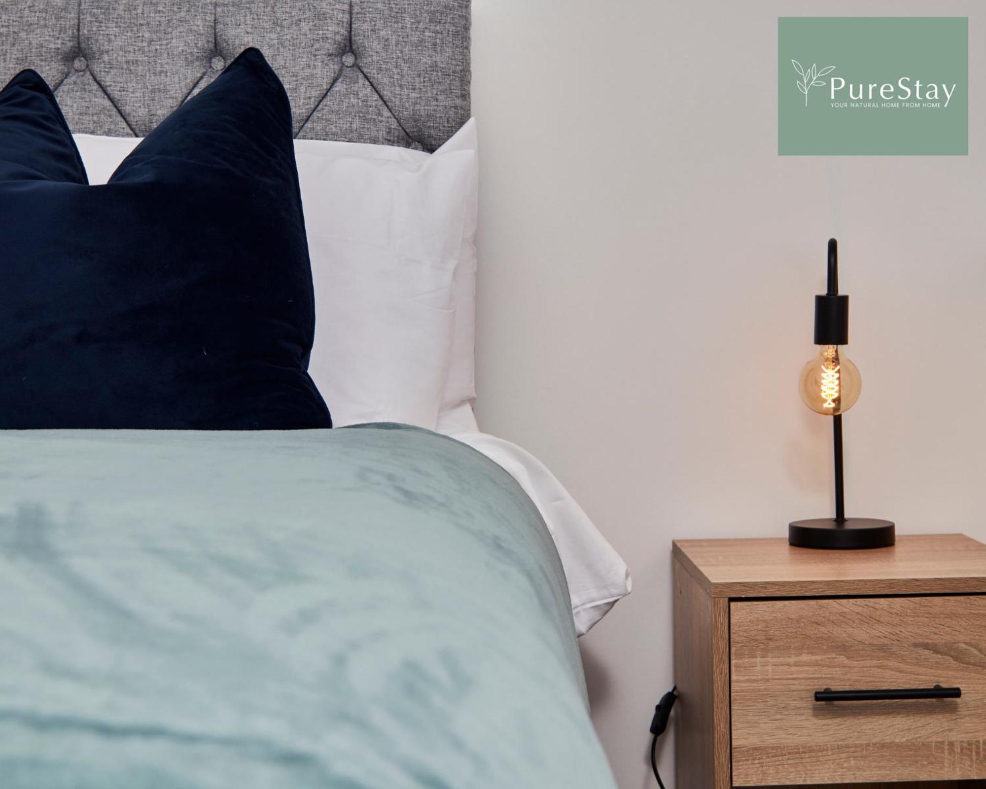 Beautiful Four Bed House By Purestay Short Lets & Serviced Accommodation Coventry With Parking Bagian luar foto