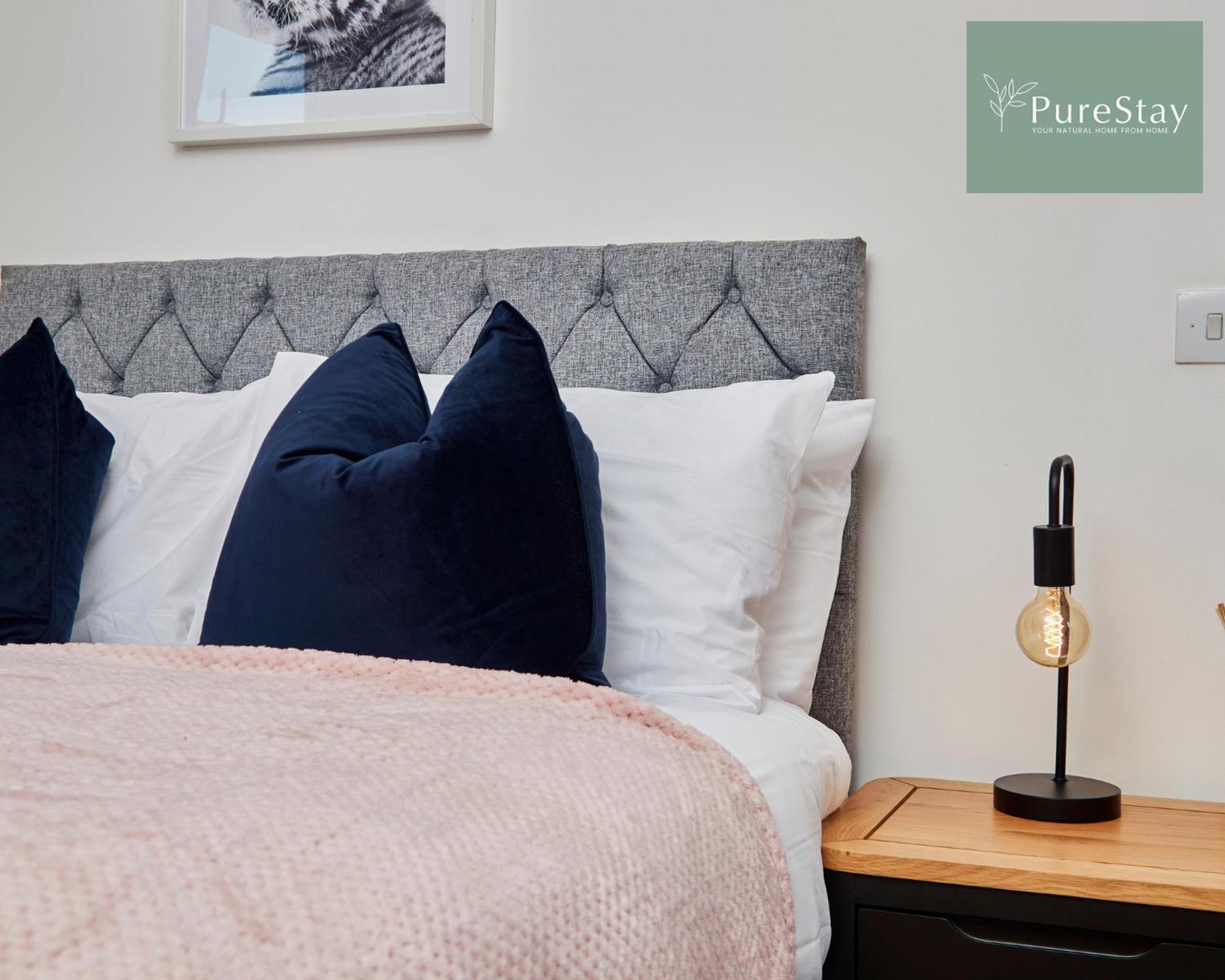 Beautiful Four Bed House By Purestay Short Lets & Serviced Accommodation Coventry With Parking Bagian luar foto