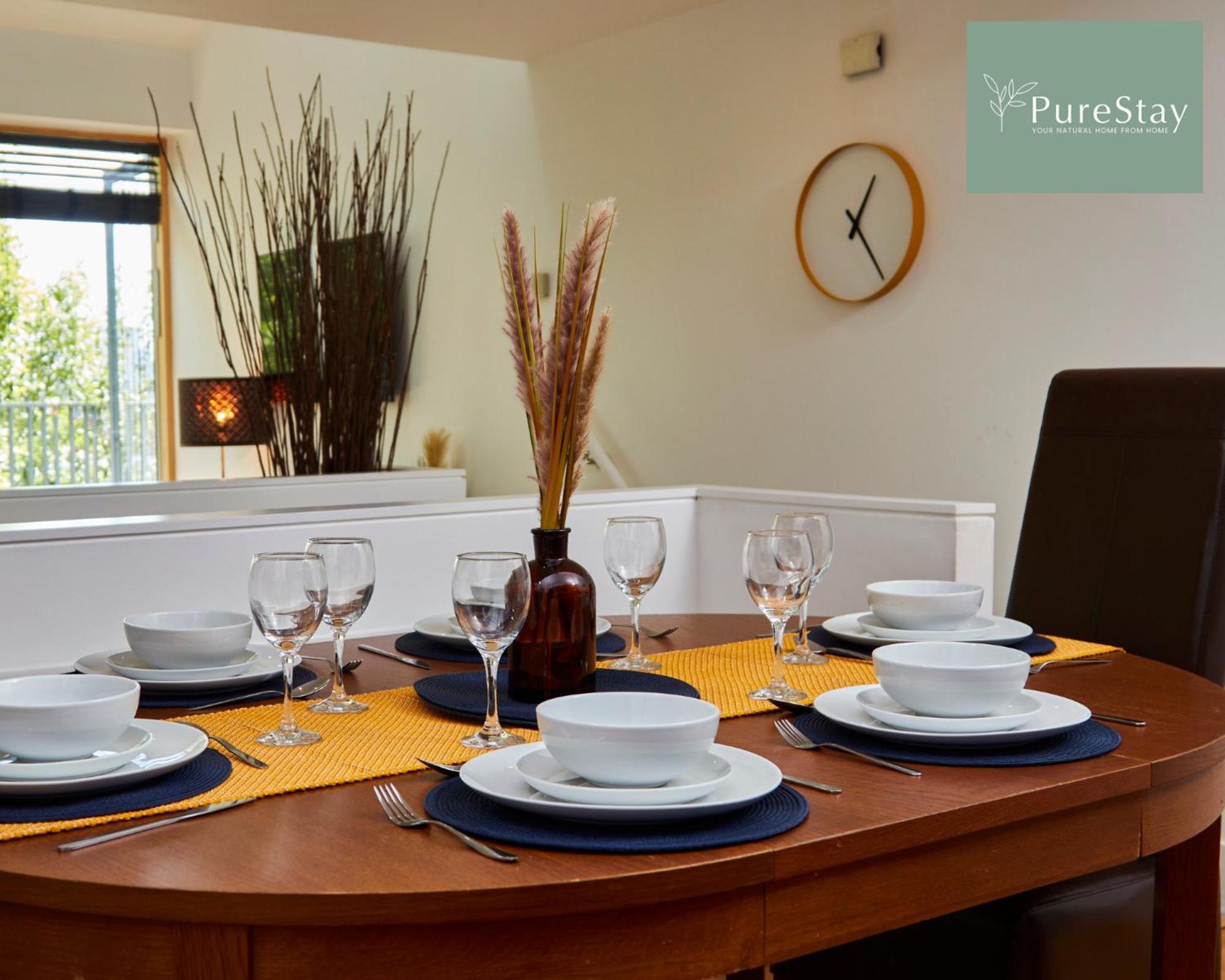 Beautiful Four Bed House By Purestay Short Lets & Serviced Accommodation Coventry With Parking Bagian luar foto