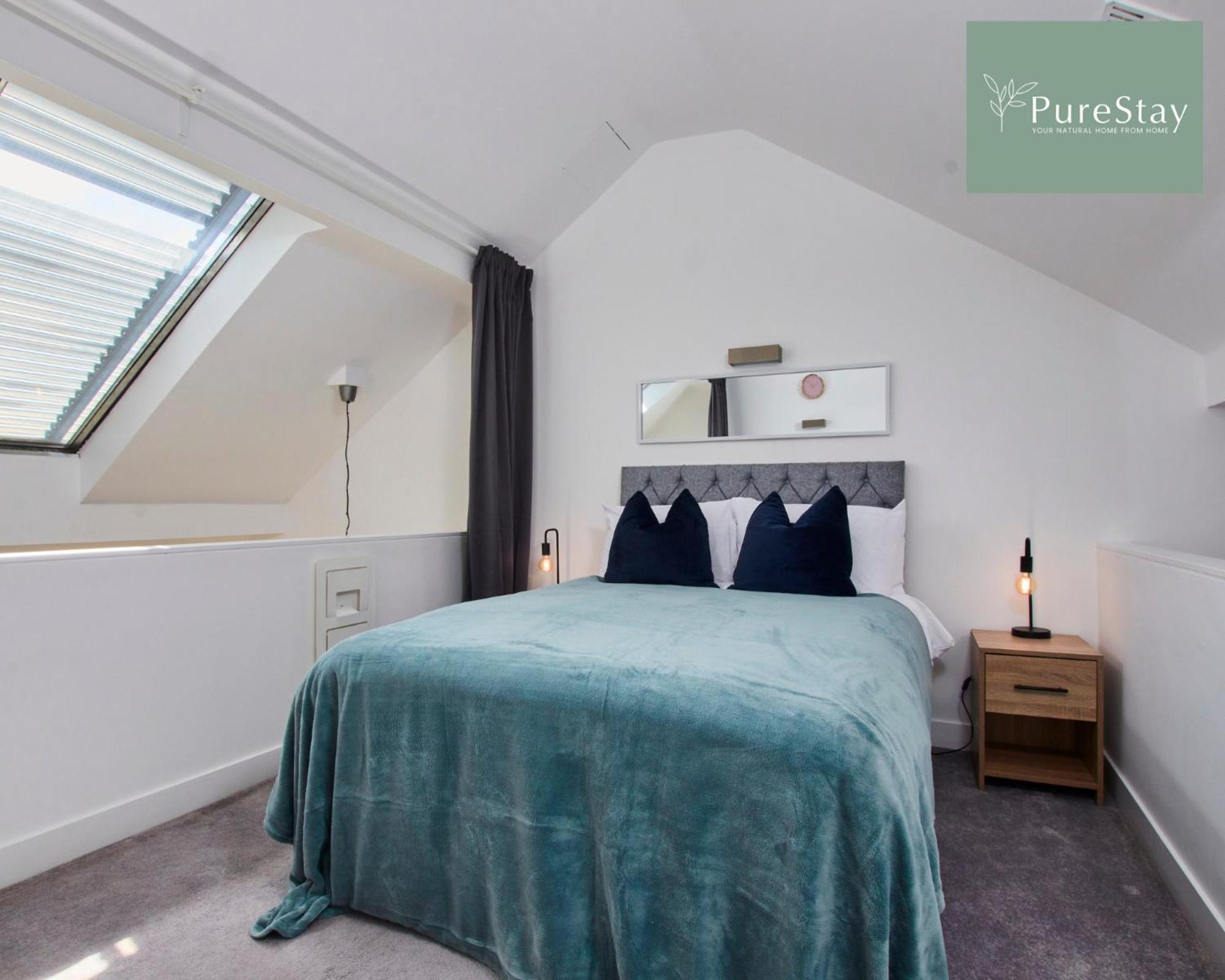 Beautiful Four Bed House By Purestay Short Lets & Serviced Accommodation Coventry With Parking Bagian luar foto