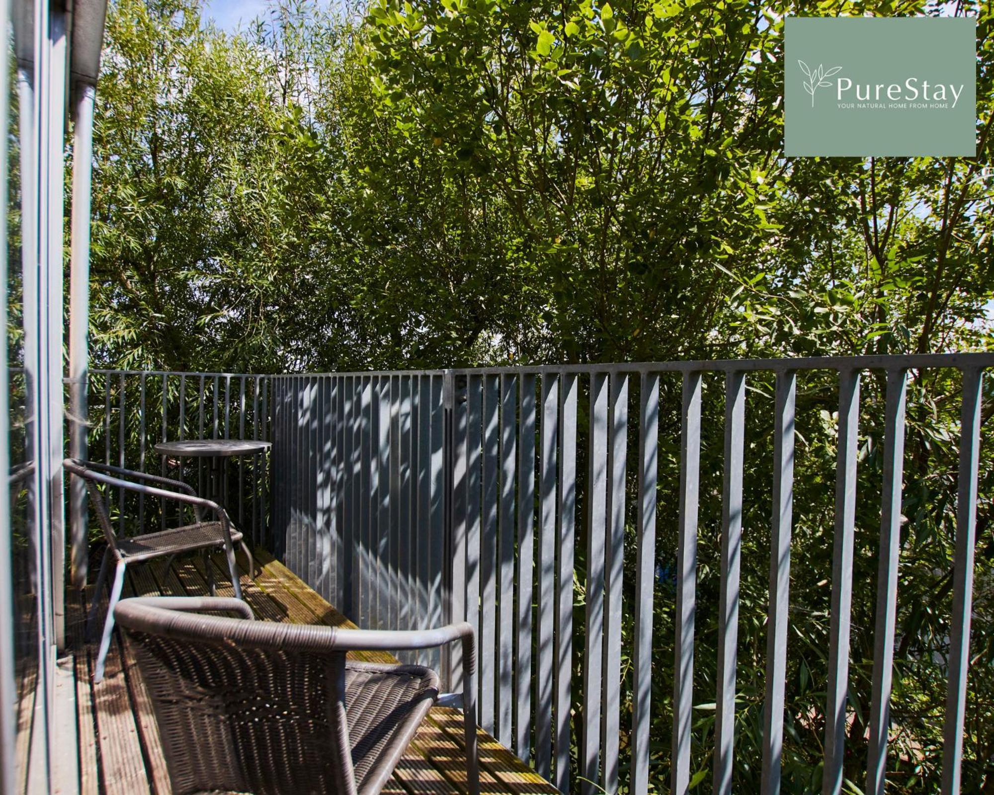 Beautiful Four Bed House By Purestay Short Lets & Serviced Accommodation Coventry With Parking Bagian luar foto
