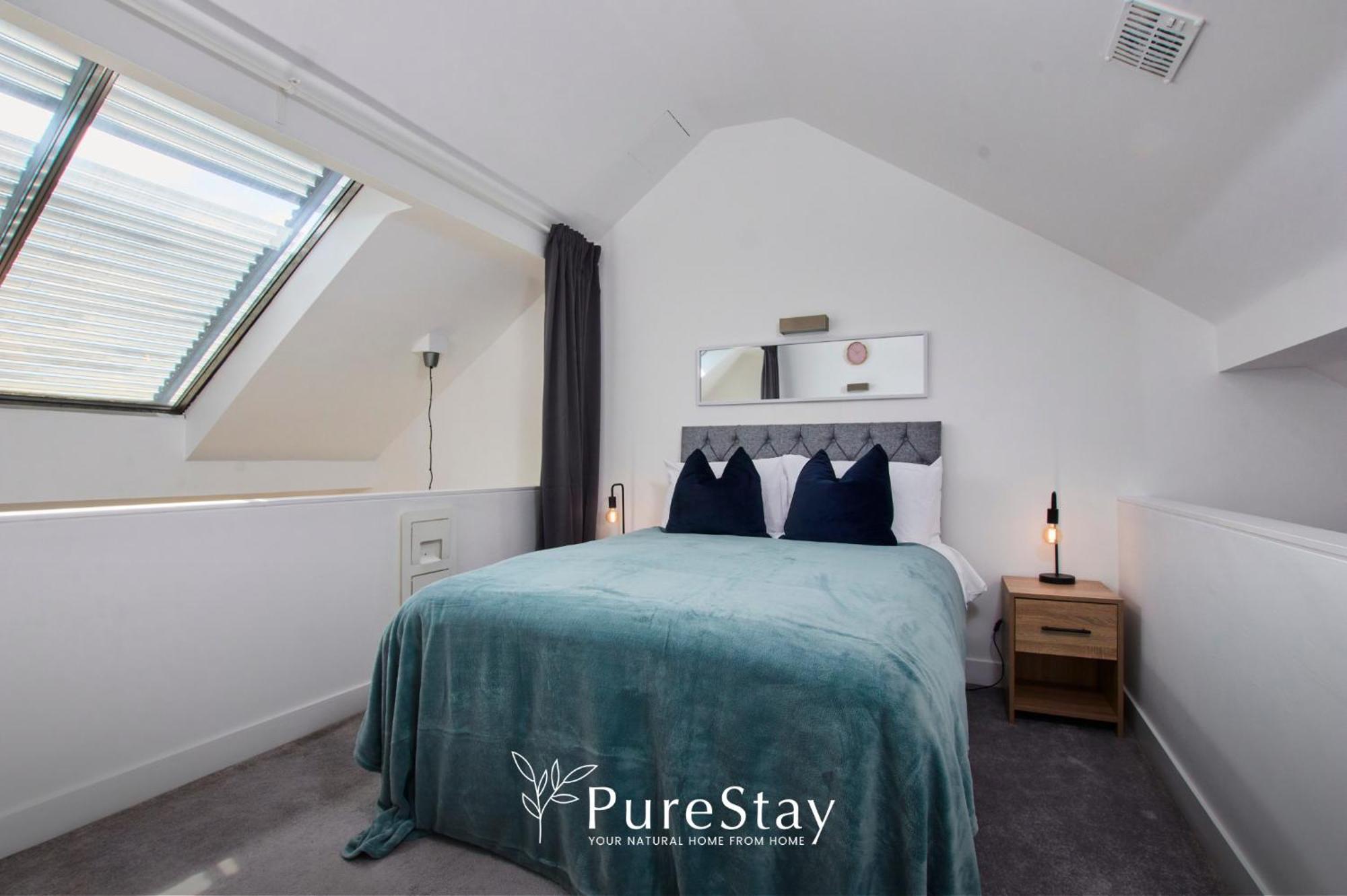 Beautiful Four Bed House By Purestay Short Lets & Serviced Accommodation Coventry With Parking Bagian luar foto
