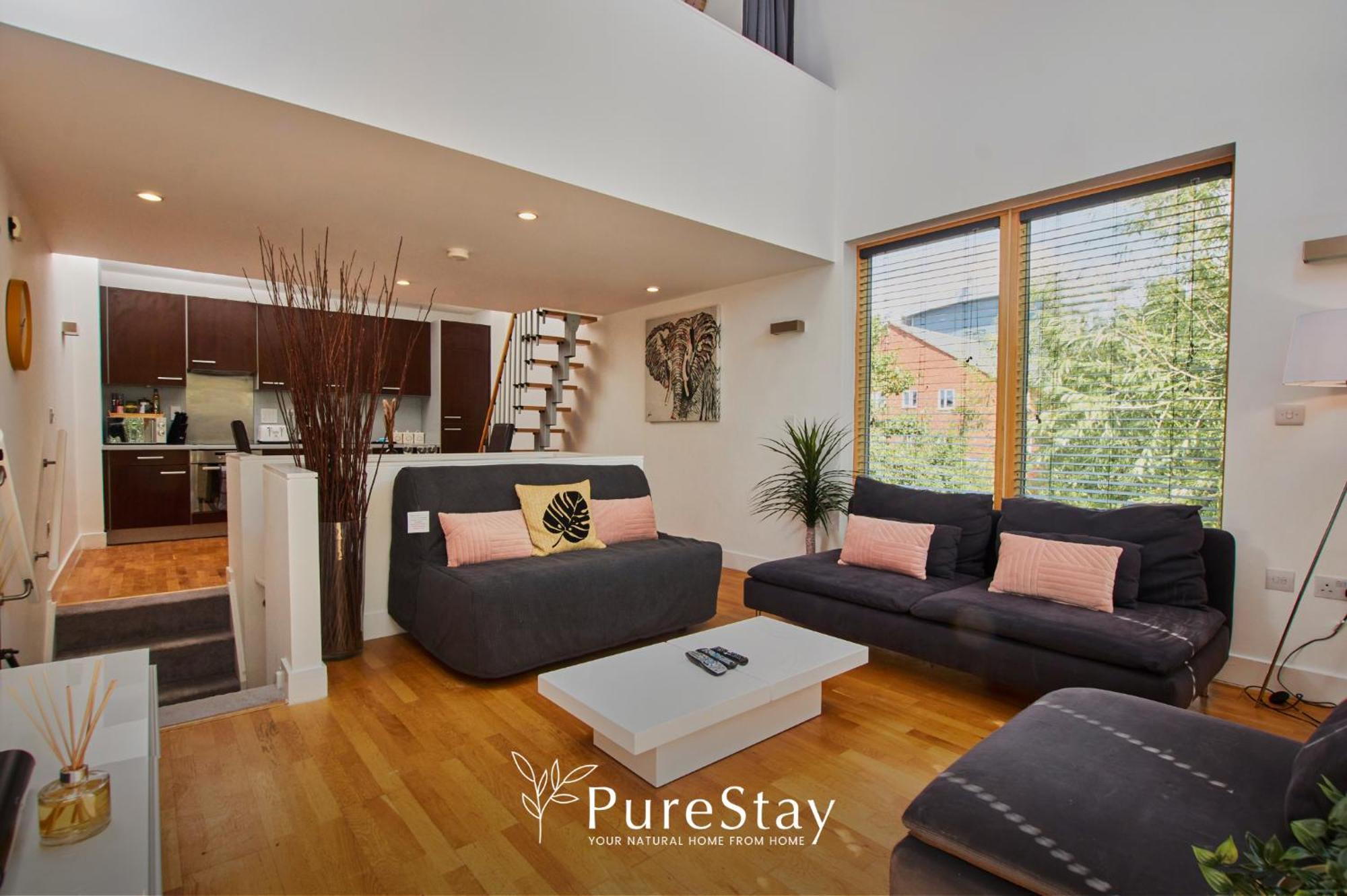 Beautiful Four Bed House By Purestay Short Lets & Serviced Accommodation Coventry With Parking Bagian luar foto