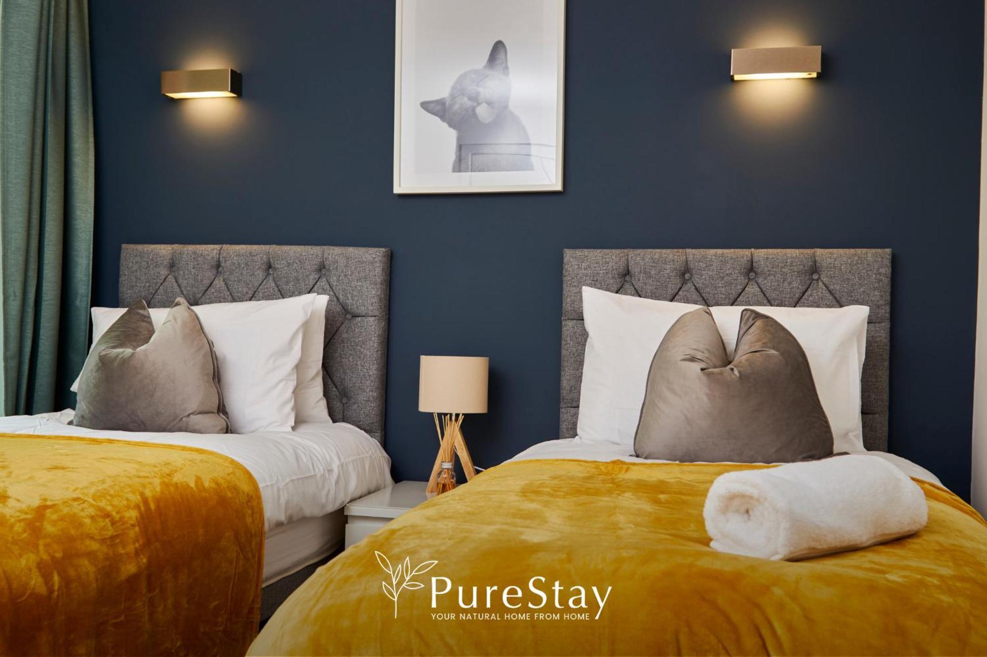 Beautiful Four Bed House By Purestay Short Lets & Serviced Accommodation Coventry With Parking Bagian luar foto