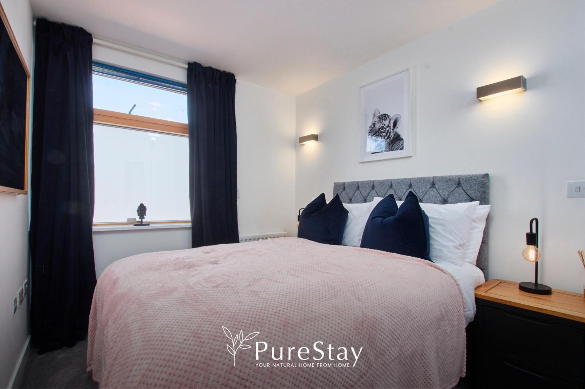 Beautiful Four Bed House By Purestay Short Lets & Serviced Accommodation Coventry With Parking Bagian luar foto