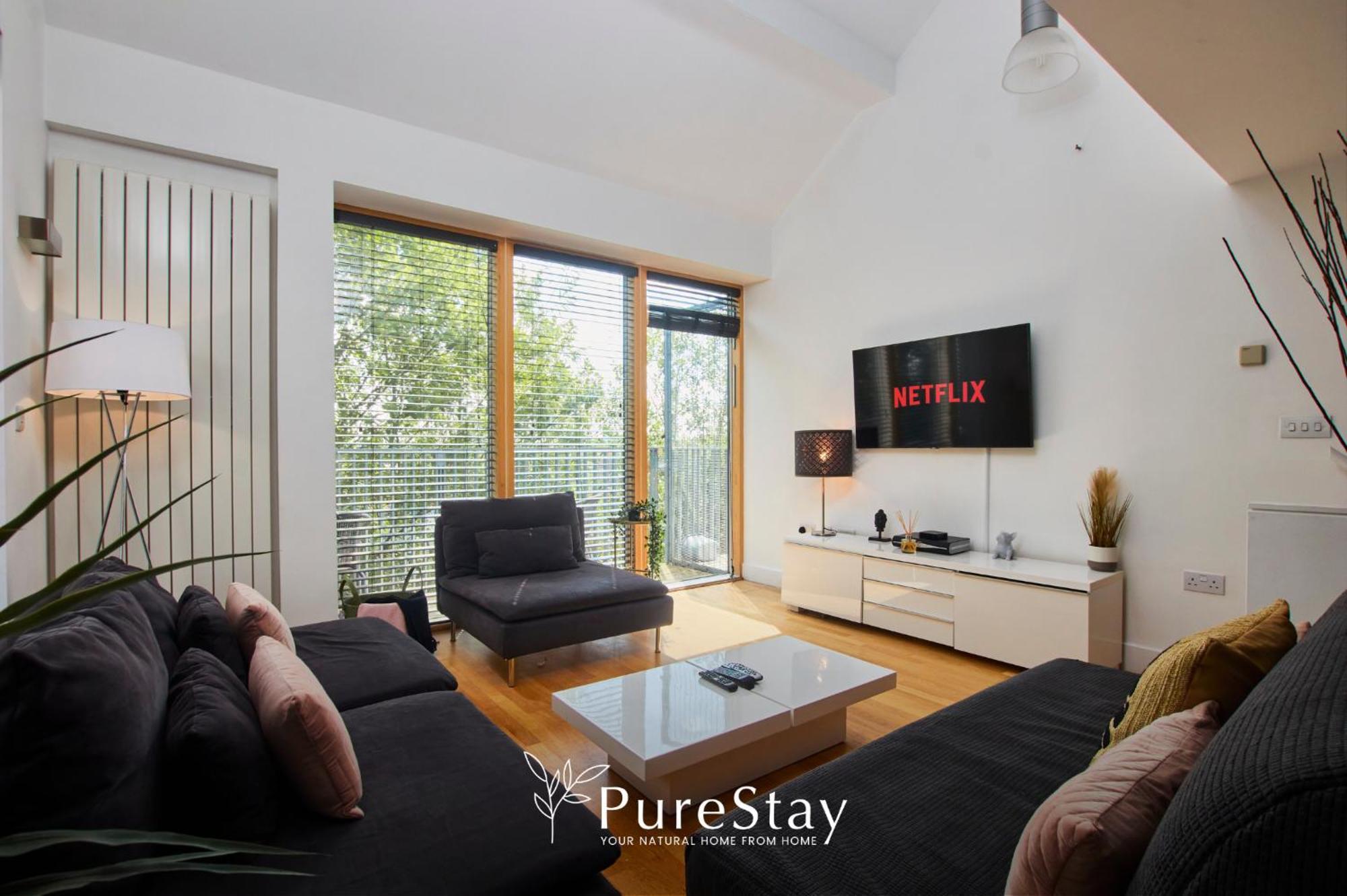 Beautiful Four Bed House By Purestay Short Lets & Serviced Accommodation Coventry With Parking Bagian luar foto